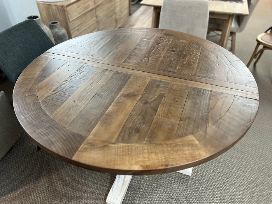 Provence Round Dining Table w/4 Dining Chairs