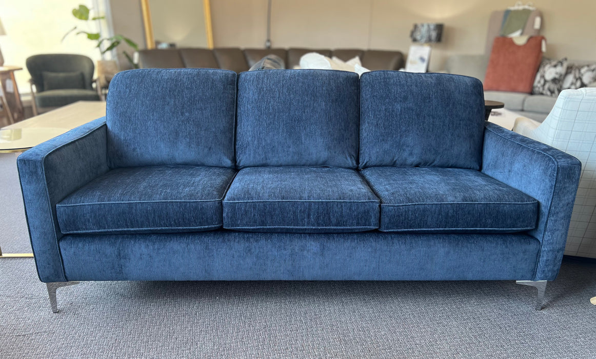 9735 Sofa