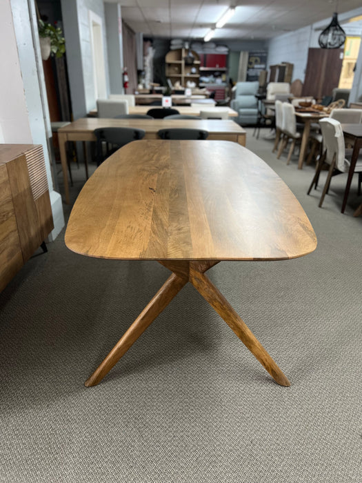 Arcadia Dining Table w/4 Chairs