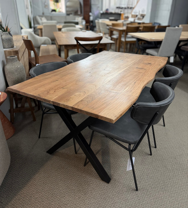 Freeform 63" Dining Table w/4 Chairs