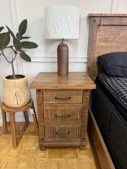 Adirondack 5 Pc. Queen Bedroom Set