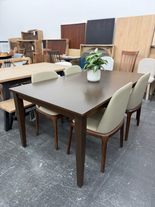 Leg Dining Table w/6 Henry Chairs