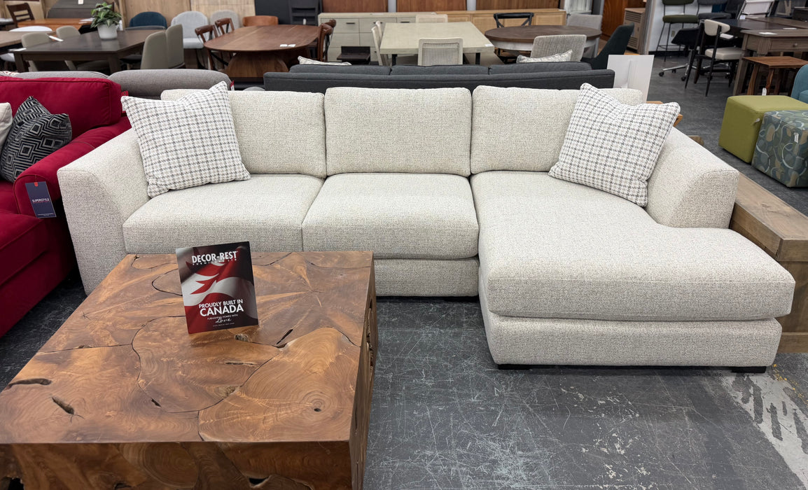 2452 Sectional w/RHF Chaise