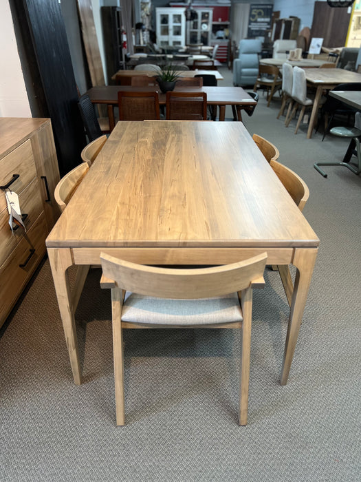 Richmond Leg Dining Table