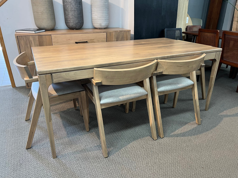 Richmond Leg Dining Table