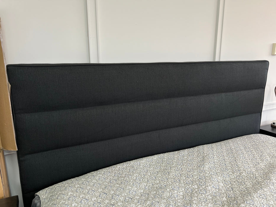 Adelaide King Bed w/Reflexx Platform (Black)