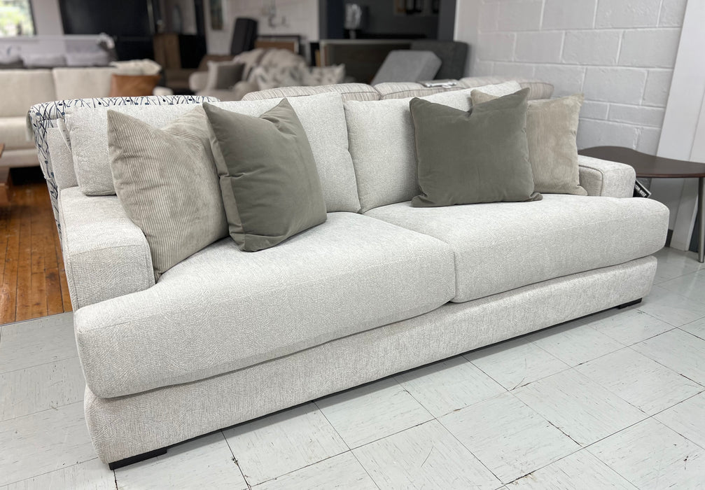 2702 Sofa