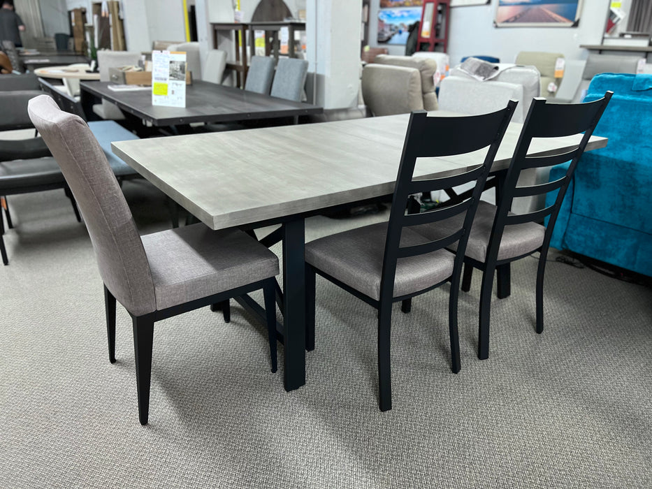 Lexington Dining Table w/ 6 Dining chairs