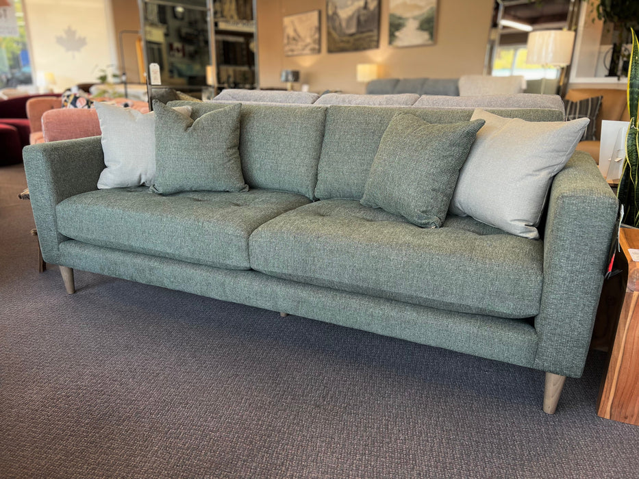 2795 Sofa Suite