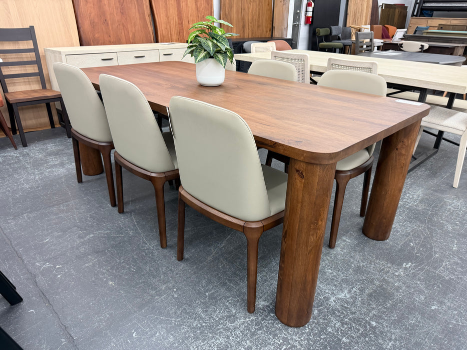 Evolution Dining Table