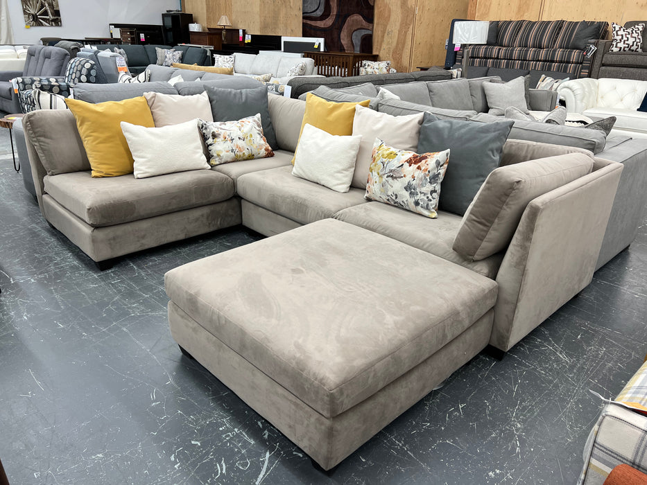 2875 Sectional Suite