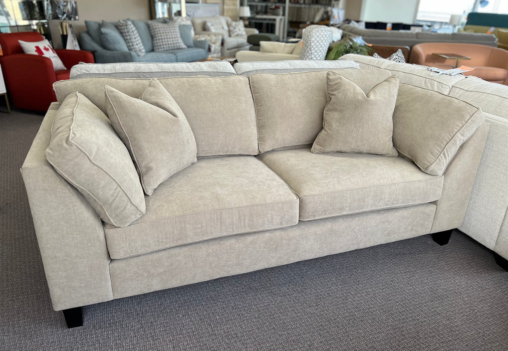 2670 Sofa/Sectional Suite
