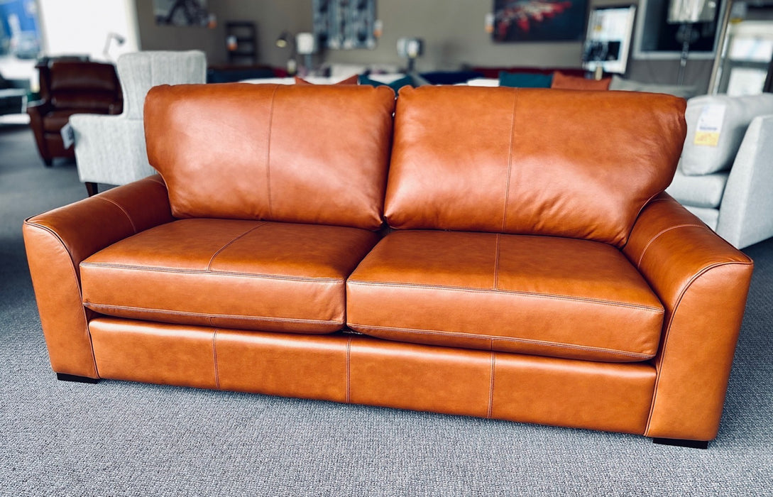 3786 Leather Sofa Suite
