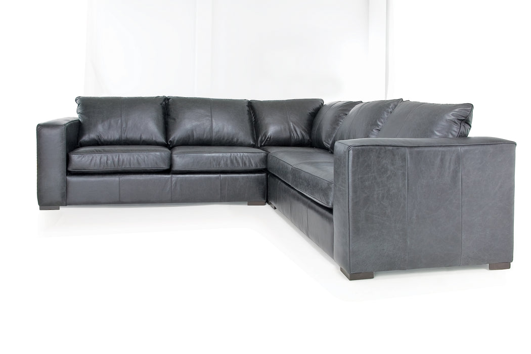 3900 Leather Sectional