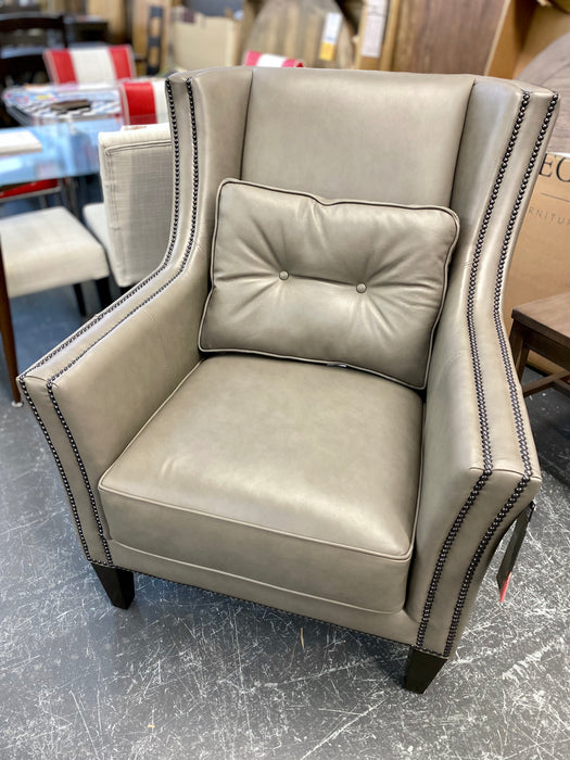 3825 Leather Chair