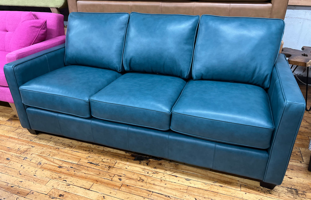 3855 Leather Sofa