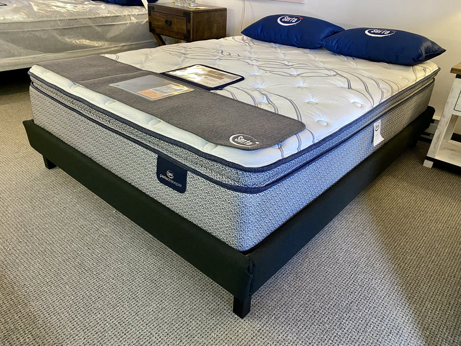 Double Breeze Platform Bed (Ash)
